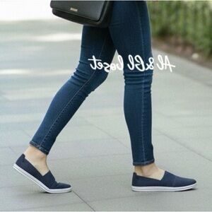 Clarks Cloudsteppers Breeze Vibe Navy Slip-On Shoes Women’s Size 10 NWB